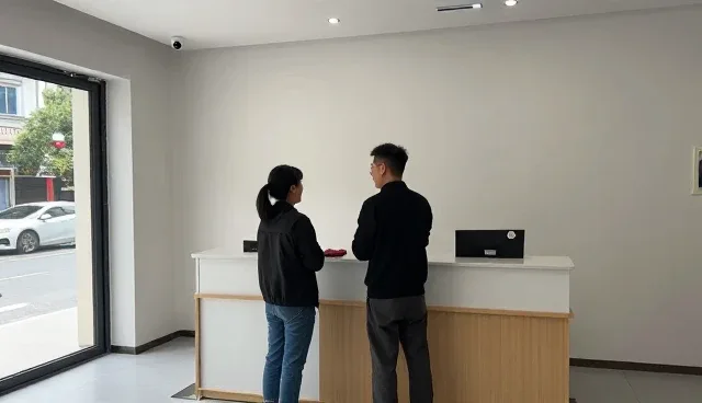 装修施工中的维修服务如何优化办公空间体验